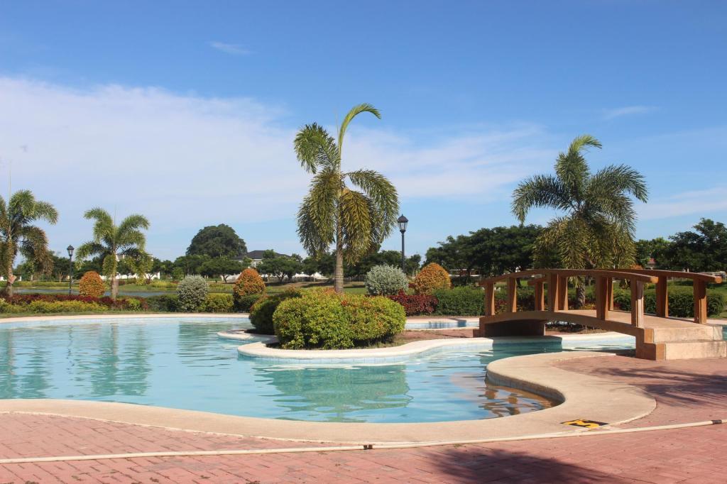 Sotogrande Iloilo Hotel Exterior photo