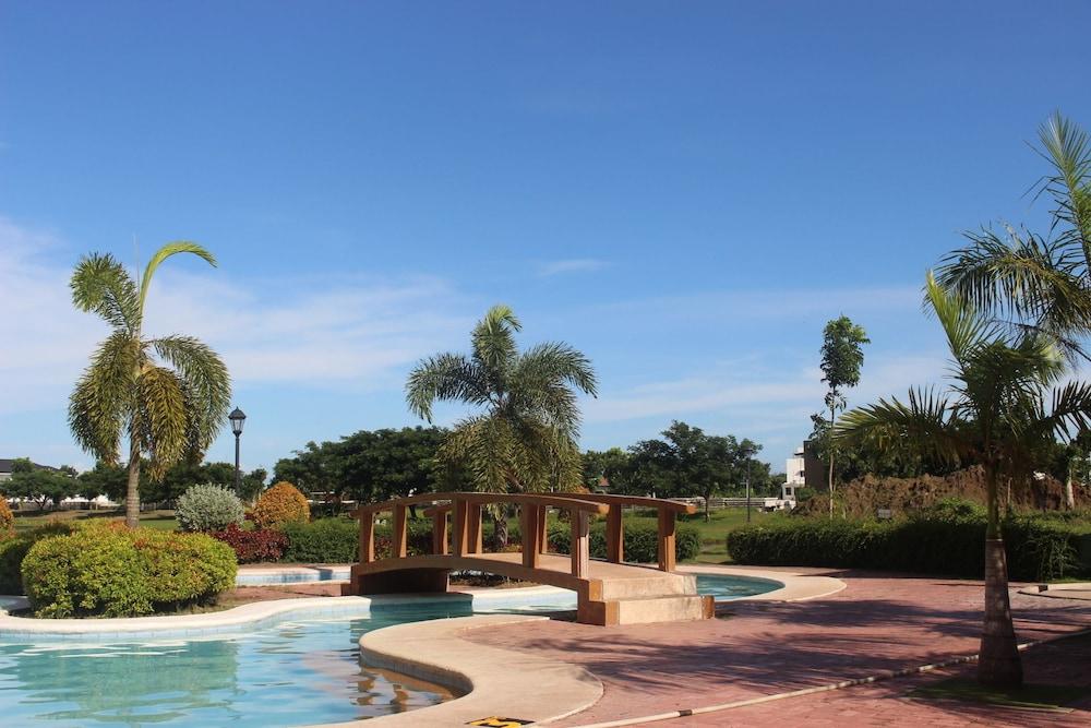 Sotogrande Iloilo Hotel Exterior photo