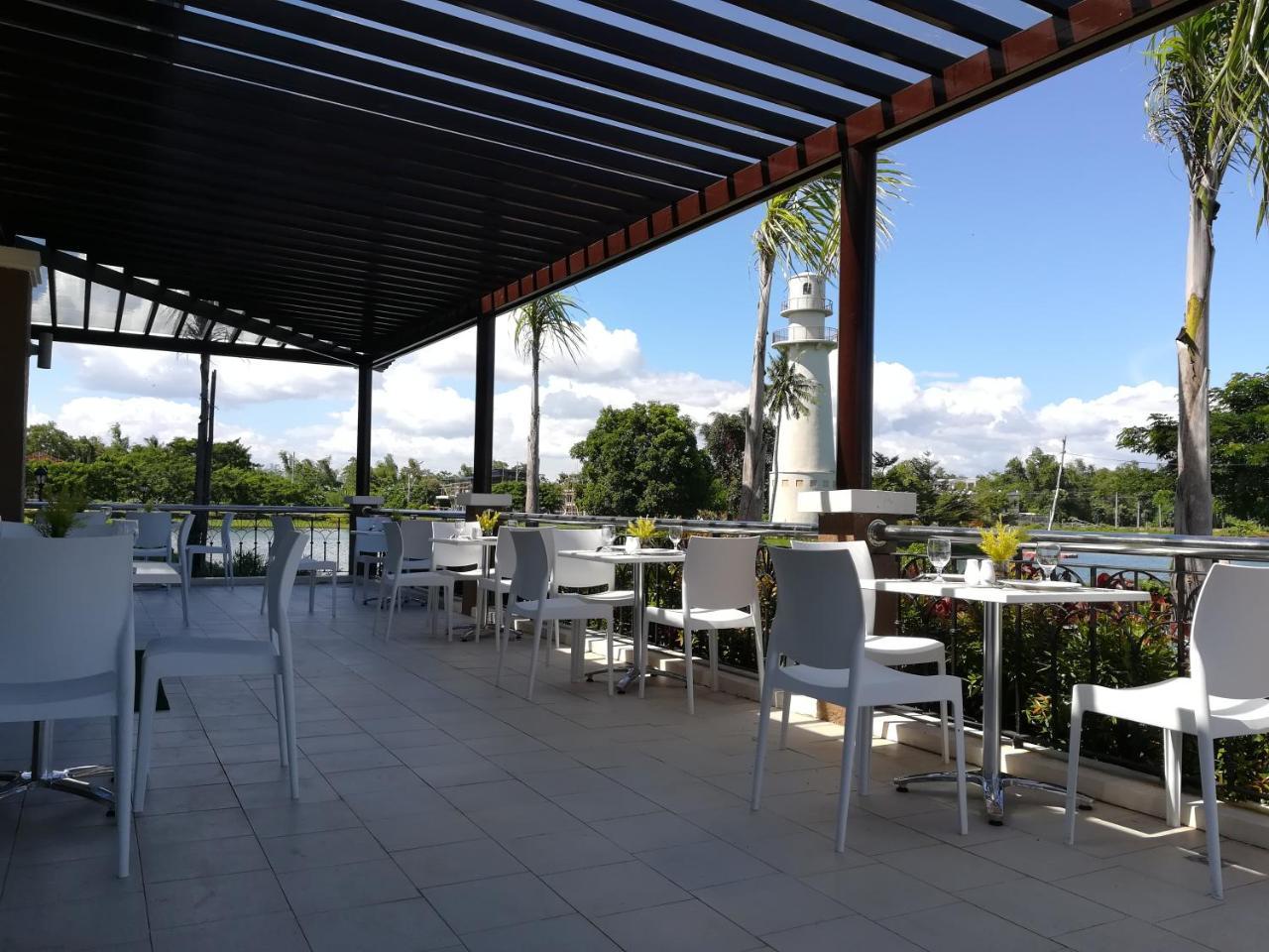 Sotogrande Iloilo Hotel Exterior photo