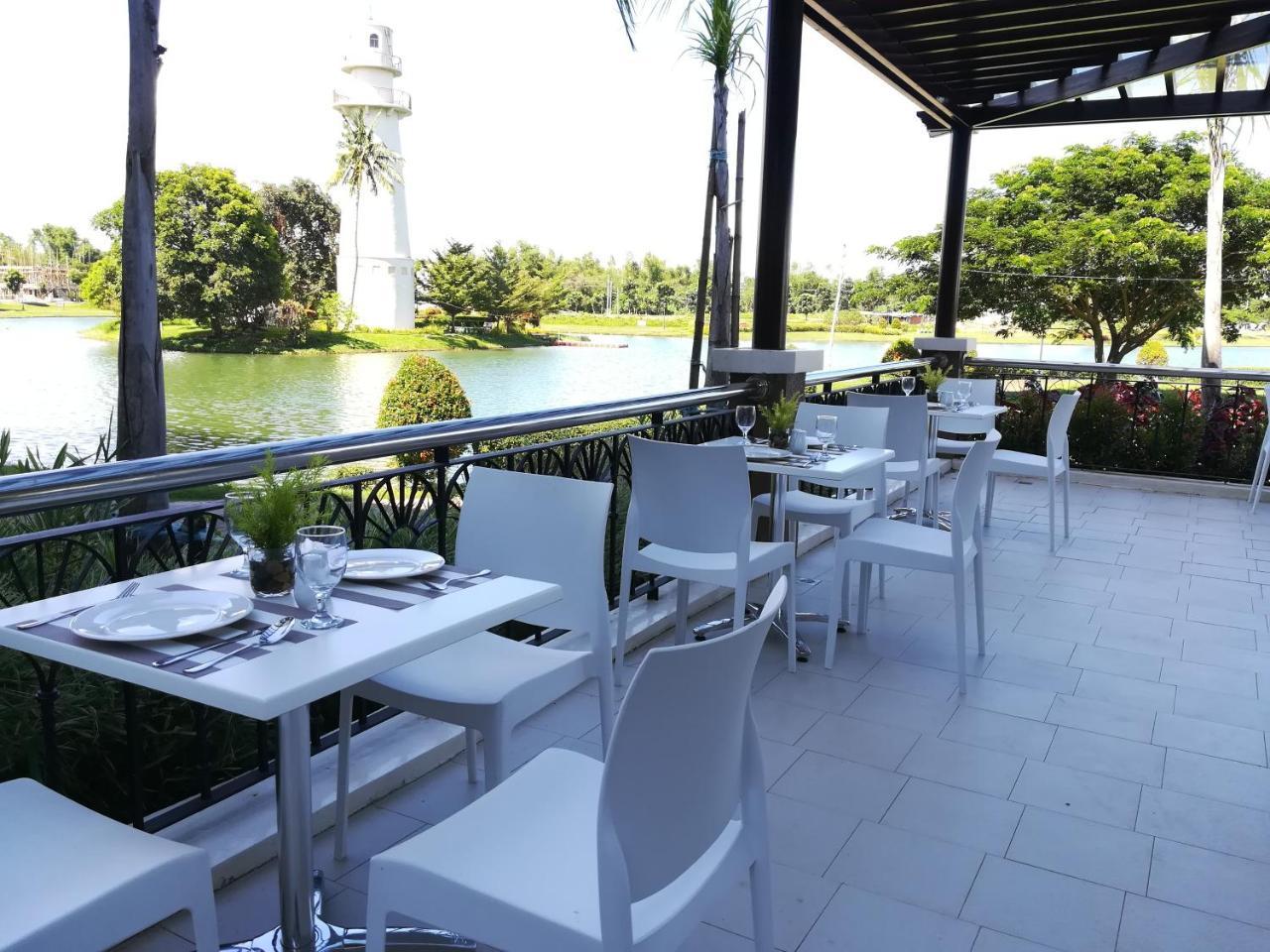 Sotogrande Iloilo Hotel Exterior photo